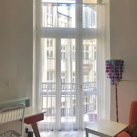 Pop Nowogrodzka Apartment Warsaw