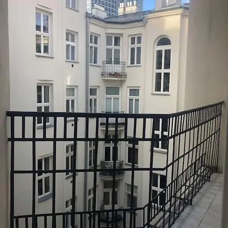 Pop Nowogrodzka Apartment Warsaw