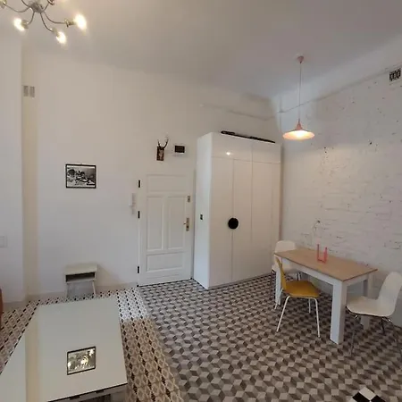 Pop Nowogrodzka Varsovia