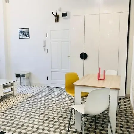 Pop Nowogrodzka Apartment